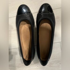 Elegant Clarks Black Women's Flats
